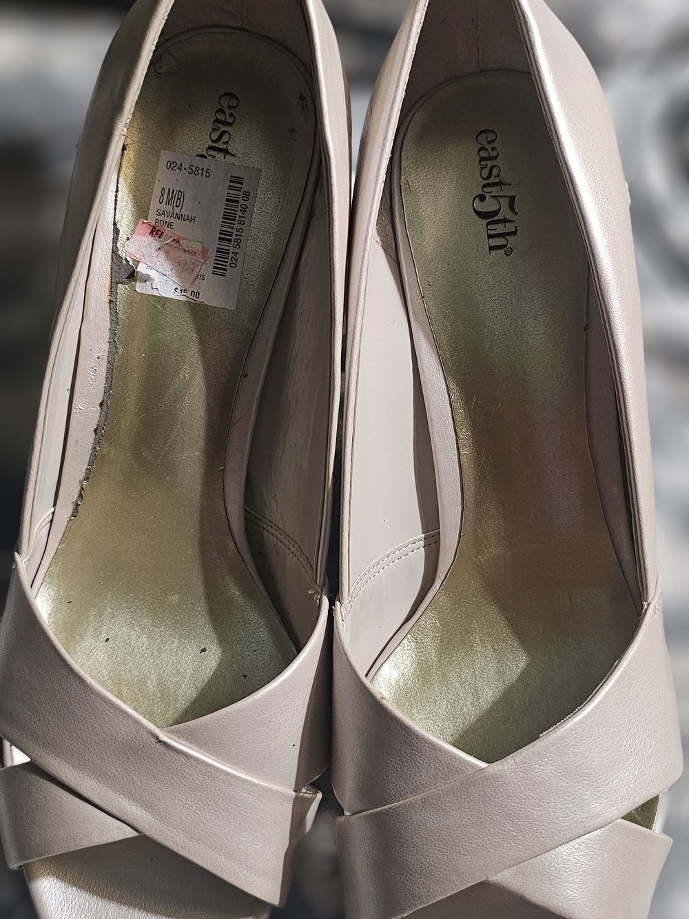 East 5th Women's Cross-Front Pumps in Bone